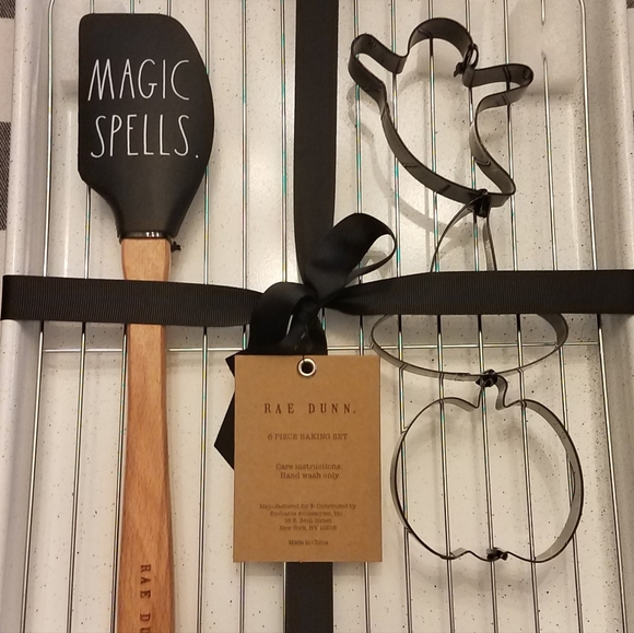 Rae Dunn HALLOWEEN 6 Piece Baking Set "Magic Spells" NEW - Picture 2 of 4